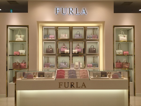 Furla りんくうプレミアムアウトレット店 Forte Japan 国内外ブランドの販売代行および店舗運営